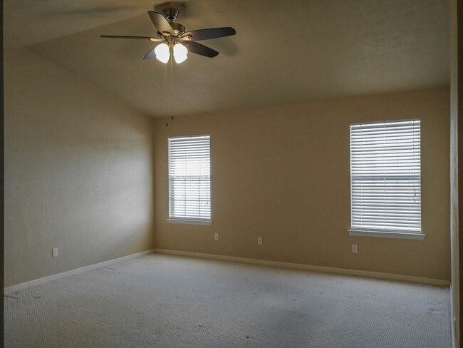Photo - 3 Bed 2 Bath in Walnut Creek, Great NW Gainesville Location
