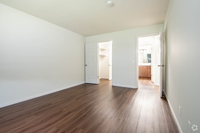 1BR, 1BA - 918SF - Nakoma Heights Apartments
