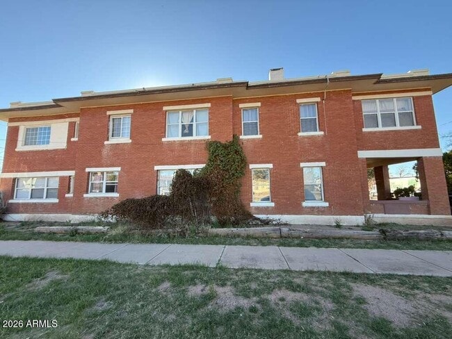 Photo - 1165 E 10th St Unit 5