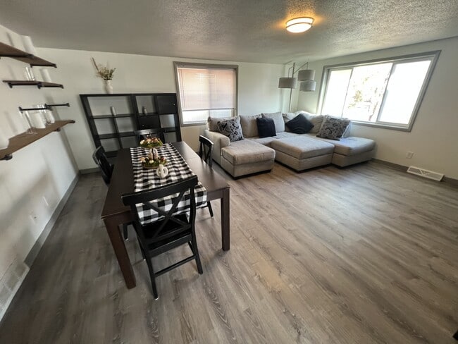 Photo - 205 16th Ave Ct