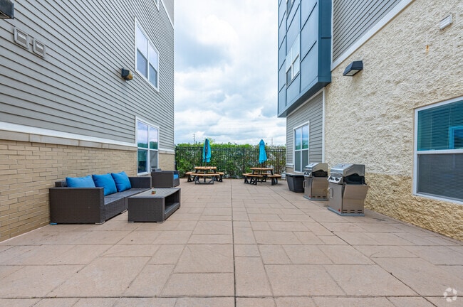 Courtyard Grill Area