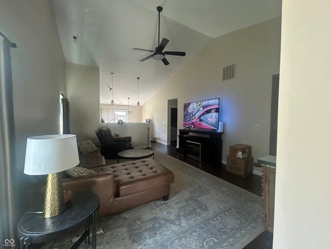 Photo - 720 Bluff Creek Dr