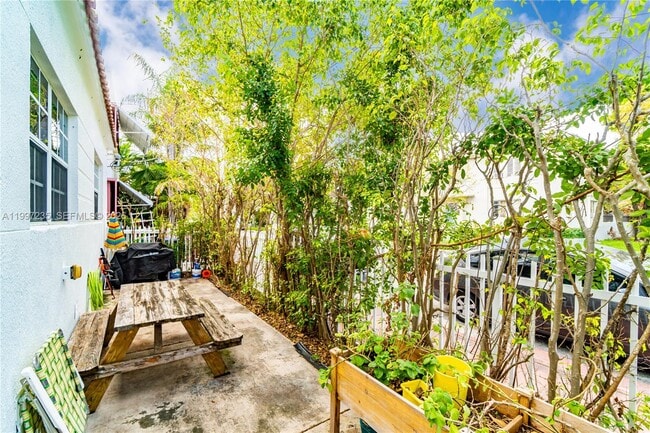 Photo - 8401 Crespi Blvd Unit 3