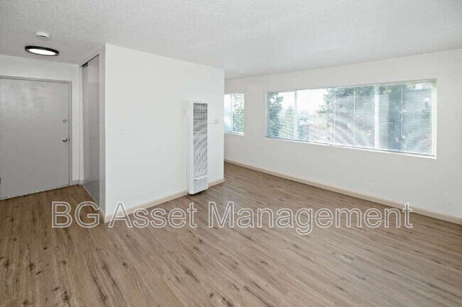 Photo - 480 Crescent St Unit 307