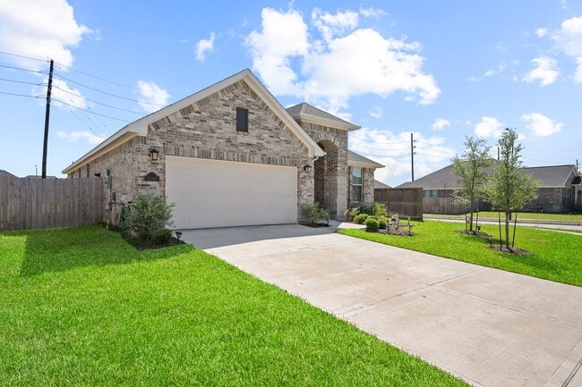 Photo - 31243 Conover Dr