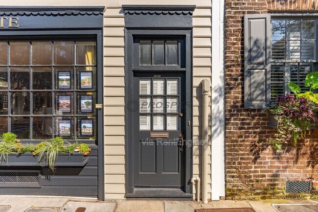 72 1/2 King Street