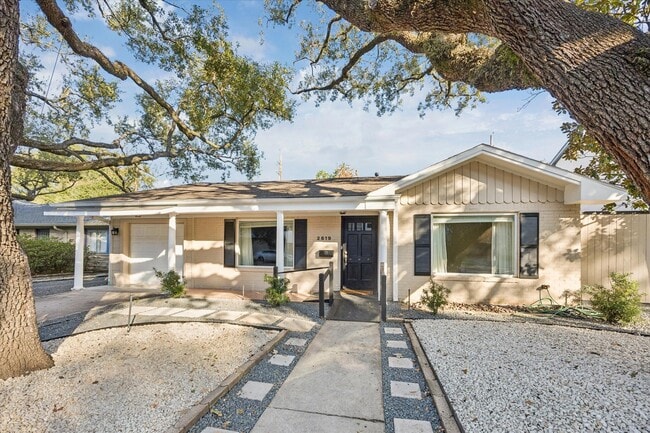 Photo - 2619 Eastgrove Ln