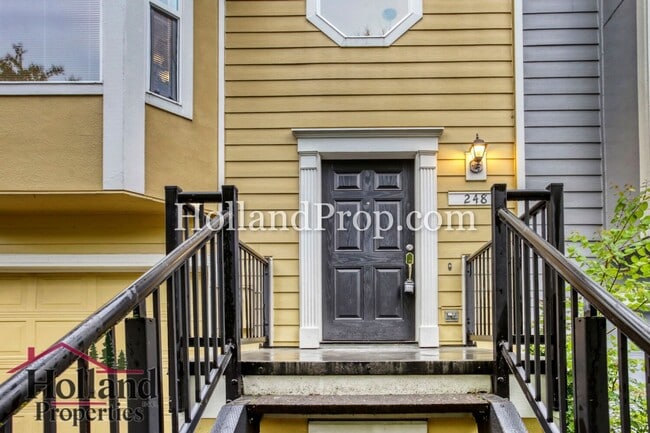 Photo - Beautifully Remodeled Beaverton Townhouse!
