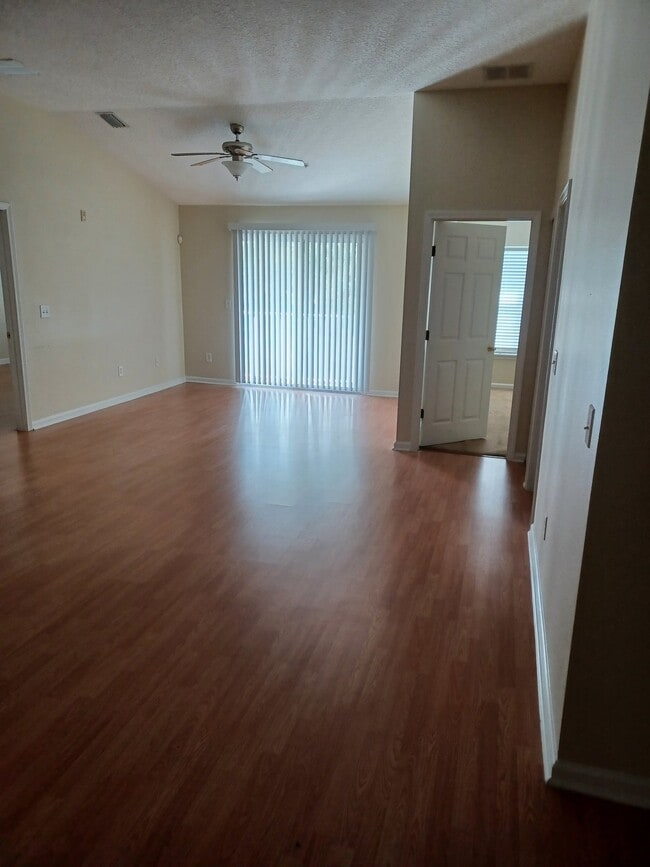 Photo - Stunning Southside Condo in Gated Community!! Unidad #110