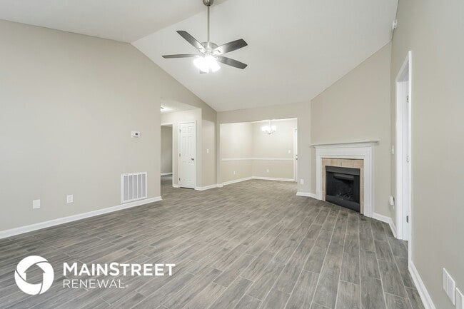 Photo - 145 Fairclift Dr