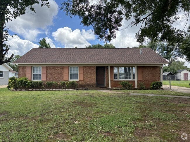 Building Photo - 1120 Pearson Dr Rental