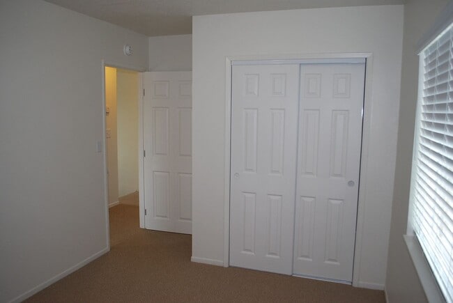 Building Photo - 822 Unit 274