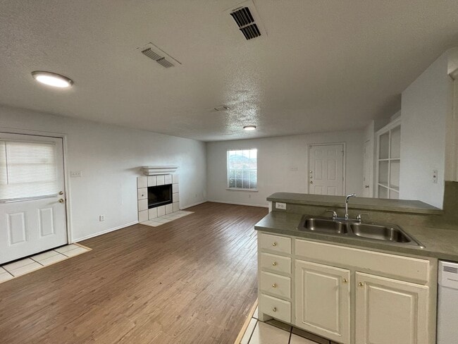 Photo - 2344-78 Unit 2