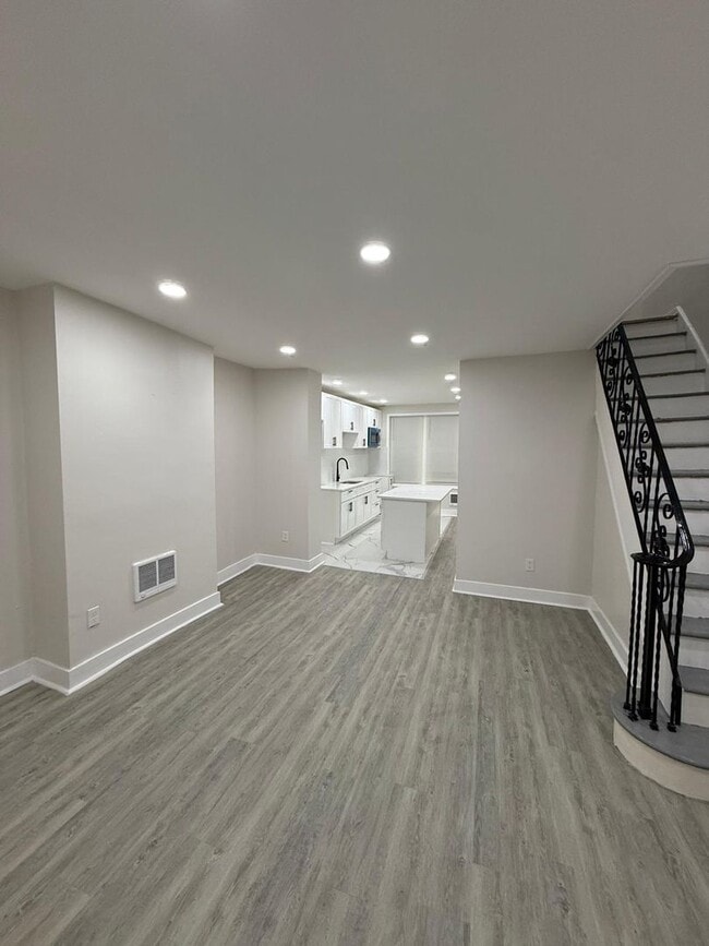 Photo - 6121 Yocum St