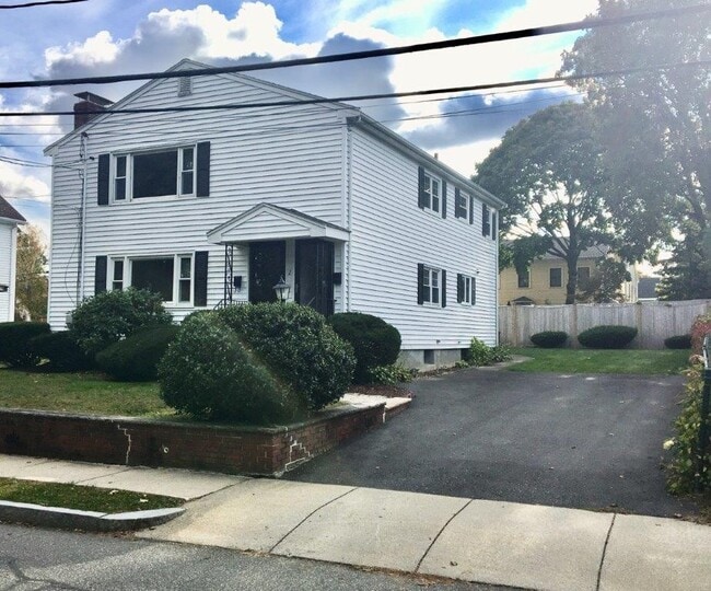 Building Photo - 2 Coral St Unit 1