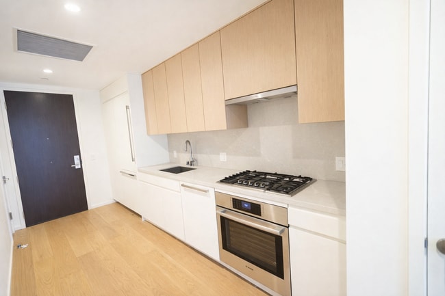 Photo - Spacious Studio Available Now!