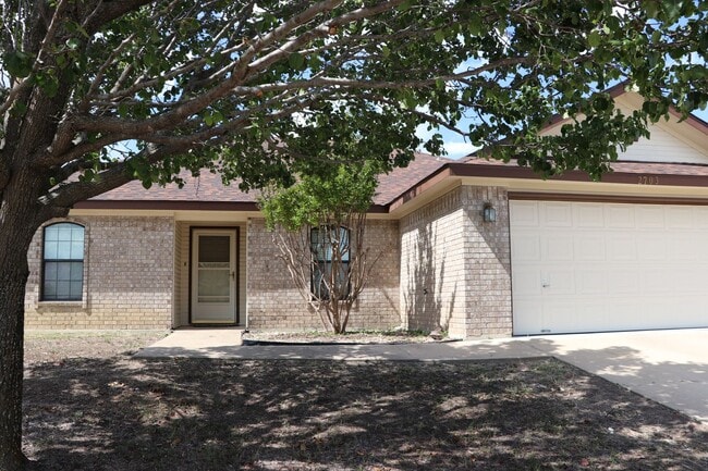 Photo - 2703 Curtis Dr