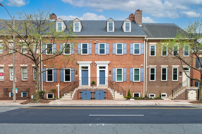 Photo - 1012 Duke St