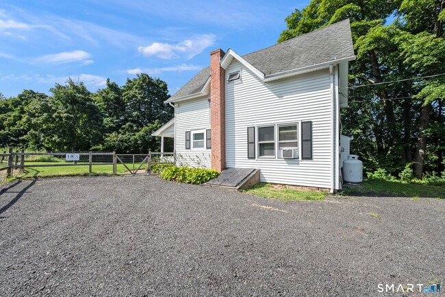 136 Chestnut Hill Rd
