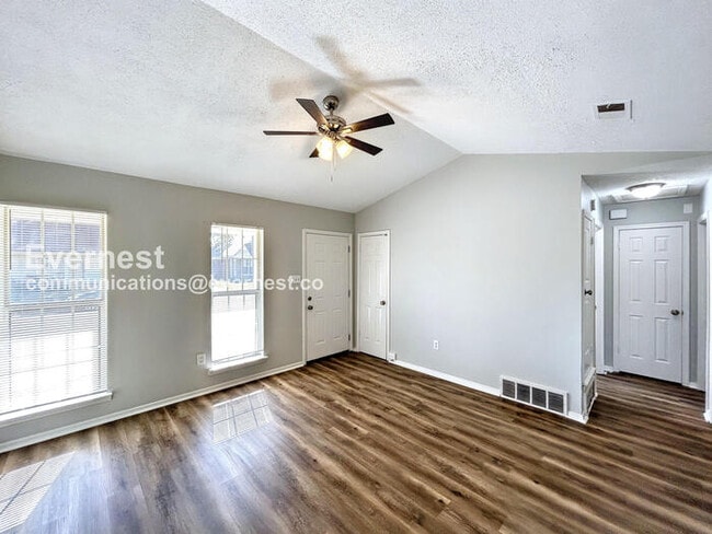 Photo - 3400 Laurelwood Dr