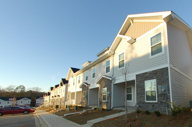 Photo - 916 Drake Grove Ln