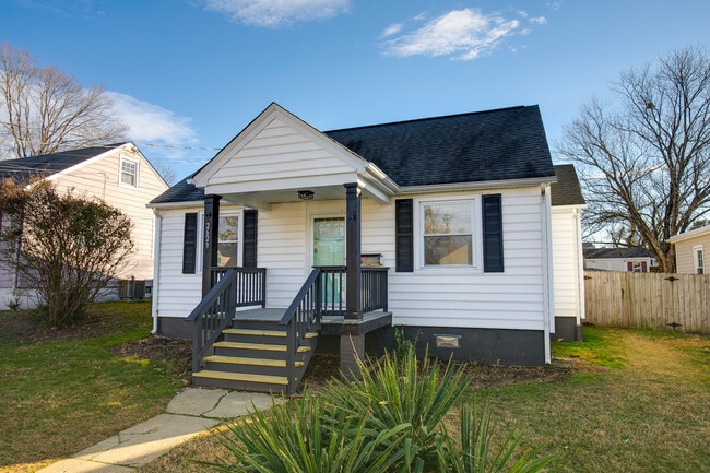 Photo - 2629 Dellrose Ave