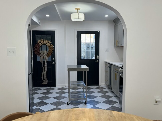 Photo - 4 Laurel Village