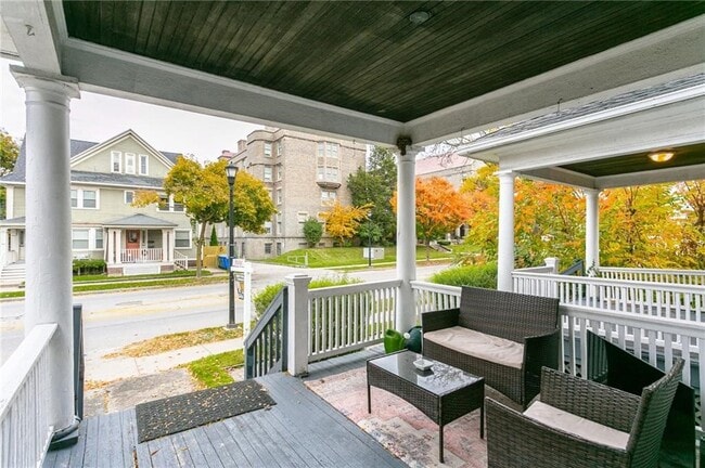 399 West Ave