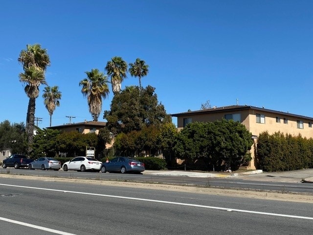 Bay Park Apartments