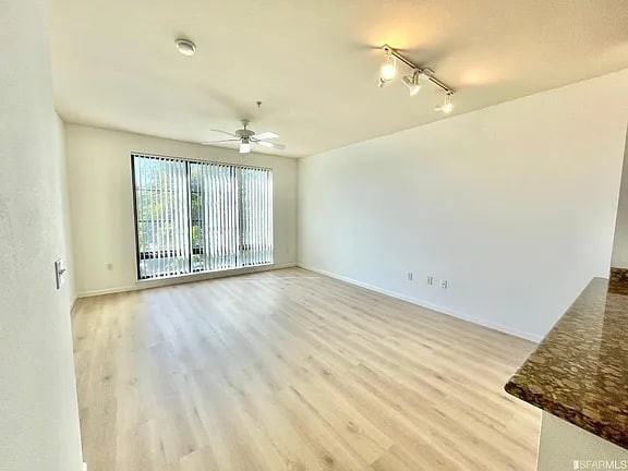 Building Photo - 1060 S Third St Unit 153