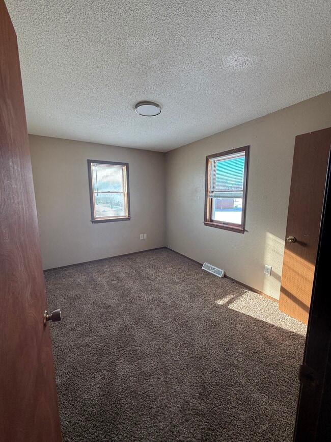 Photo - 1014 Castlewood Dr