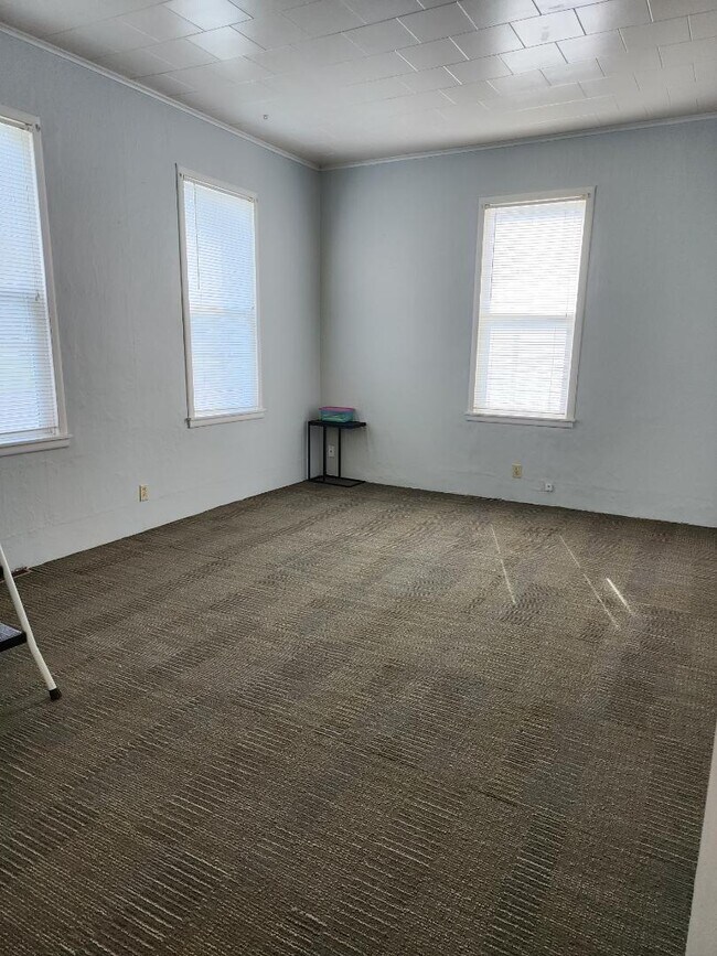 Photo - 115 E Somo Ave