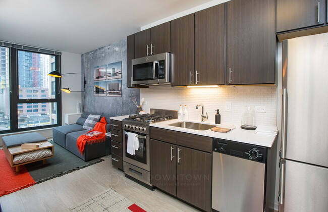 Photo - 702 N Wells St Condominio