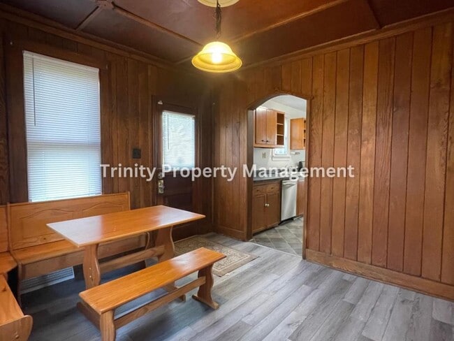 Photo - 609 Duff Ave