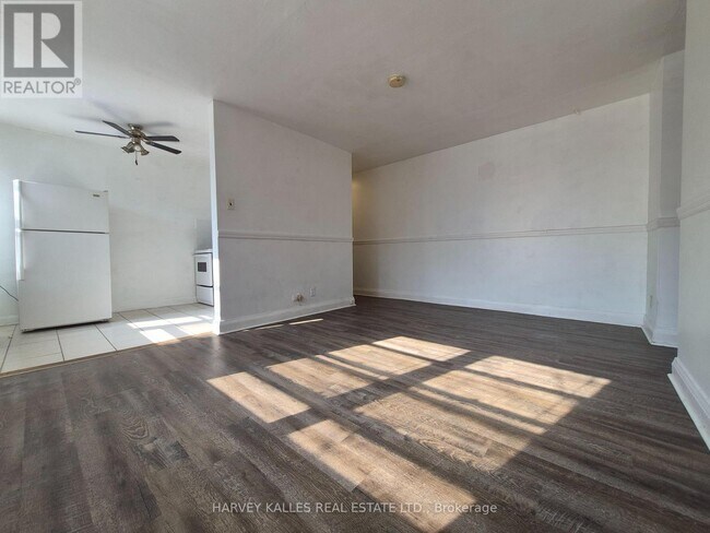 Photo - 330 Chisholm Ave Unit 6