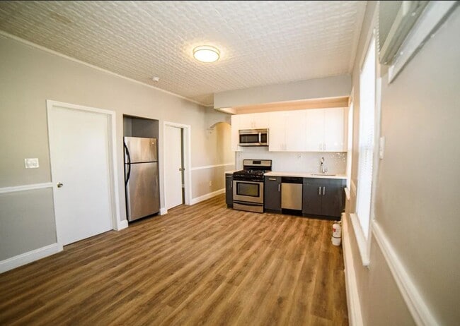 Building Photo - 105 23rd Ave Unit 2