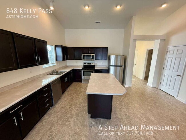 Photo - 848 Kelly Pass