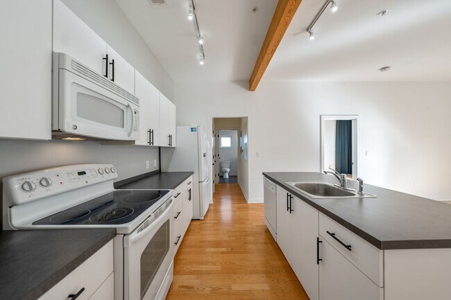 Photo - Downtown Durham 1bd/1ba Top Floor Corner Unit Condo!