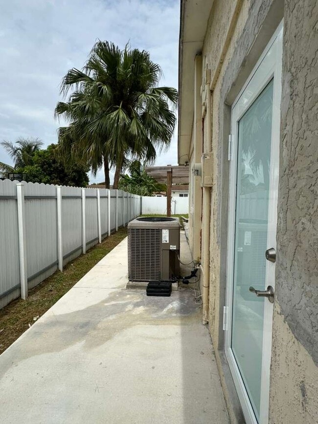 Photo - 14510 SW 105th Ave