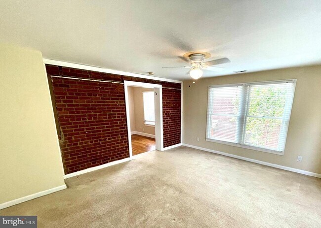 Photo - 2735 S Veitch St