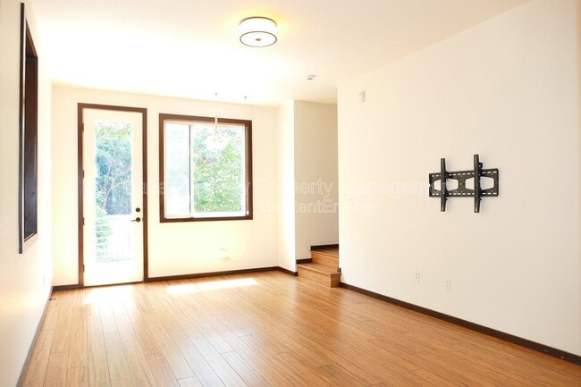 Photo - 839 NW 63rd St