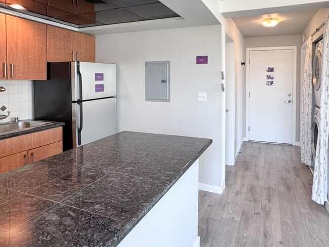 Building Photo - 1bd/1ba Seattle Condo Unit 701