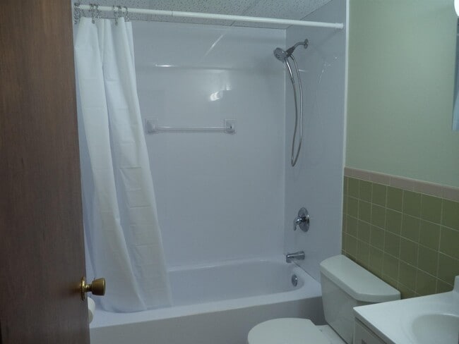 Photo - 3 Pembroke Dr Unit 5