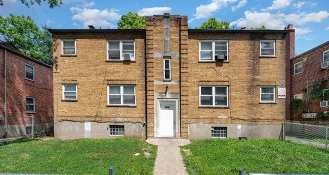 Building Photo - 1640 Anita Pl Unit Apt 2