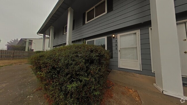 Building Photo - 2 Bedroom Apartment ~ South Corvallis ~ Sm... Unit 1757 SE Lilly Pl