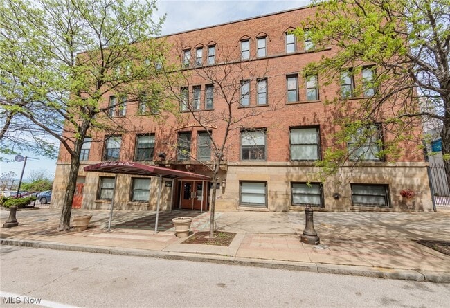 Building Photo - 1133 W 9th St Unit 505 Rental