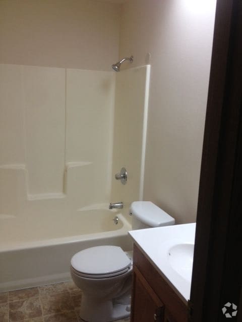 Bathroom - Oak Ridge Apartments