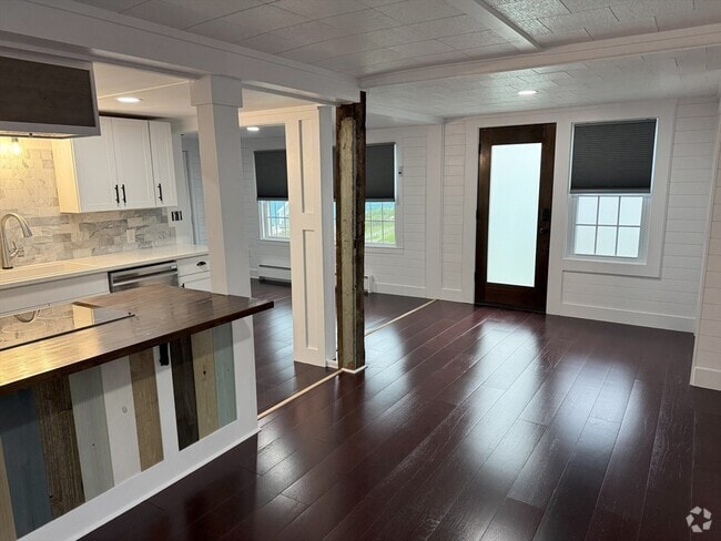 Building Photo - 18 Pleasant St Unit 18 Rental