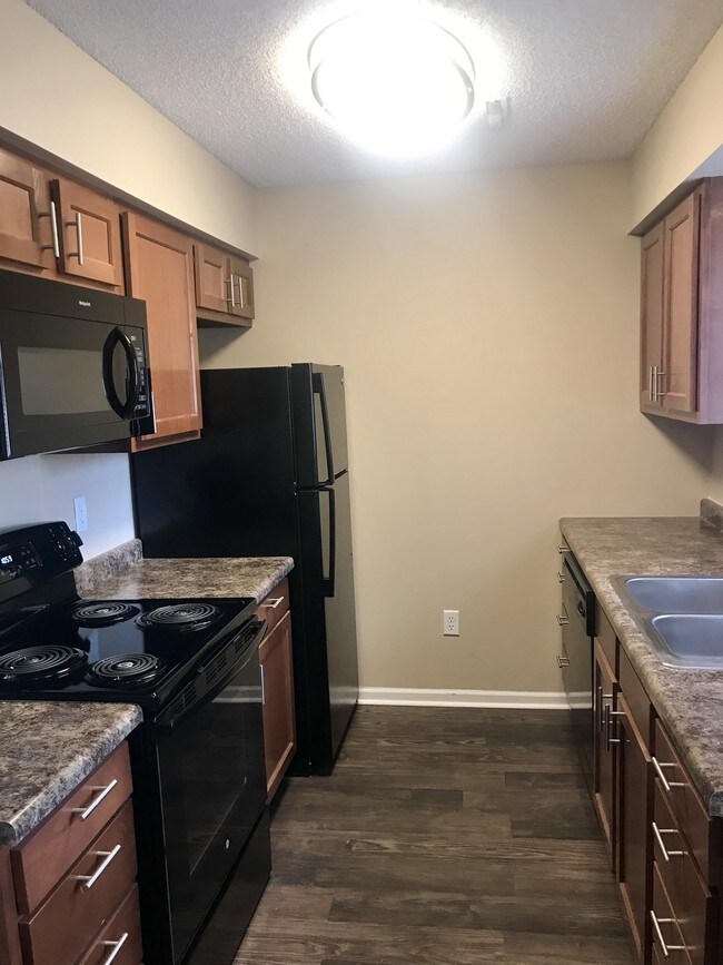 UPGRADED Apt/TH Kitchen