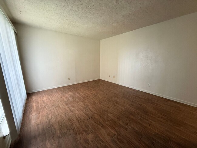 Photo - 4306 Lake Rd Unit 5